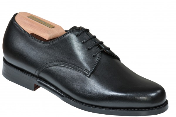 Plain Derby in Schwarz Modell Maria